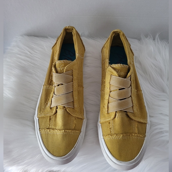 Blowfish Mustard Canvas Sneakers Slip Ons, Size - Picture 3 of 7